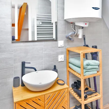 Nouveau Boheme - Netflix & Clim - Centre Transports - Ideal Pro Ou Couple - Cosy & Confort - Neuf & Speciale